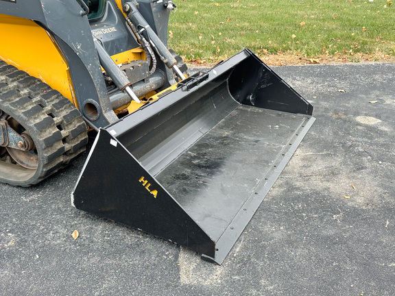 2023 John-Deere 325G