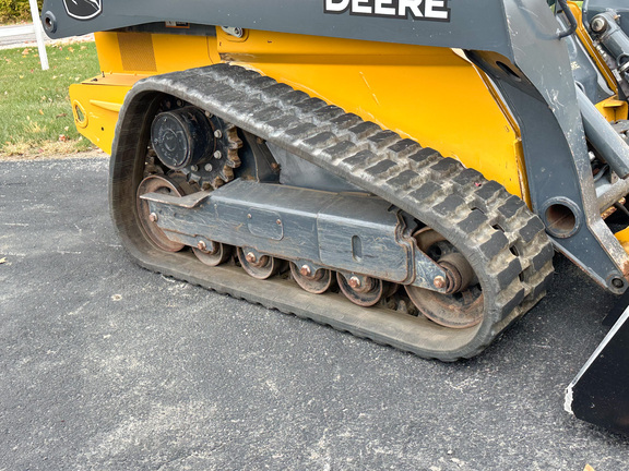 2023 John-Deere 325G