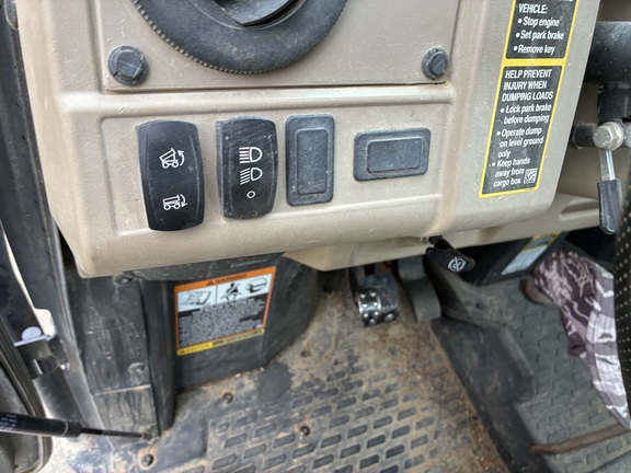 2019 John Deere XUV 835R (11th thumbnail)