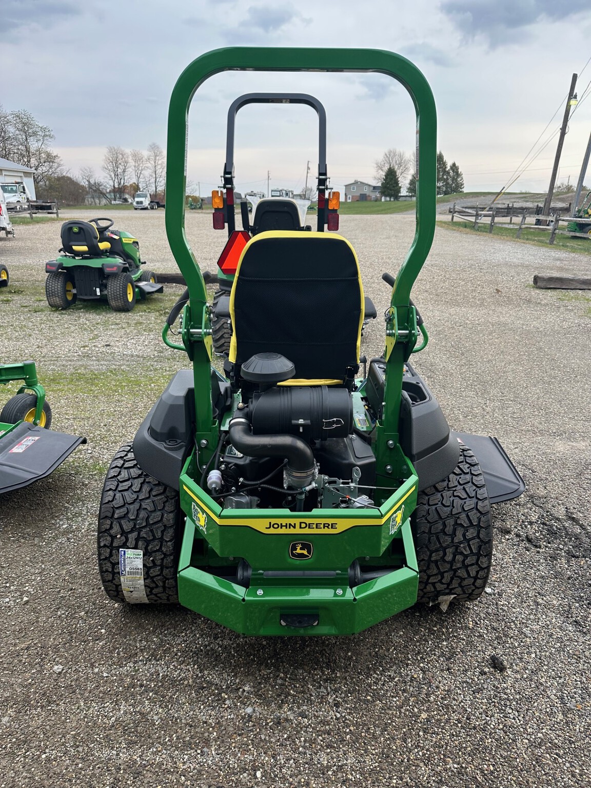2025 John Deere Z760R Image 5