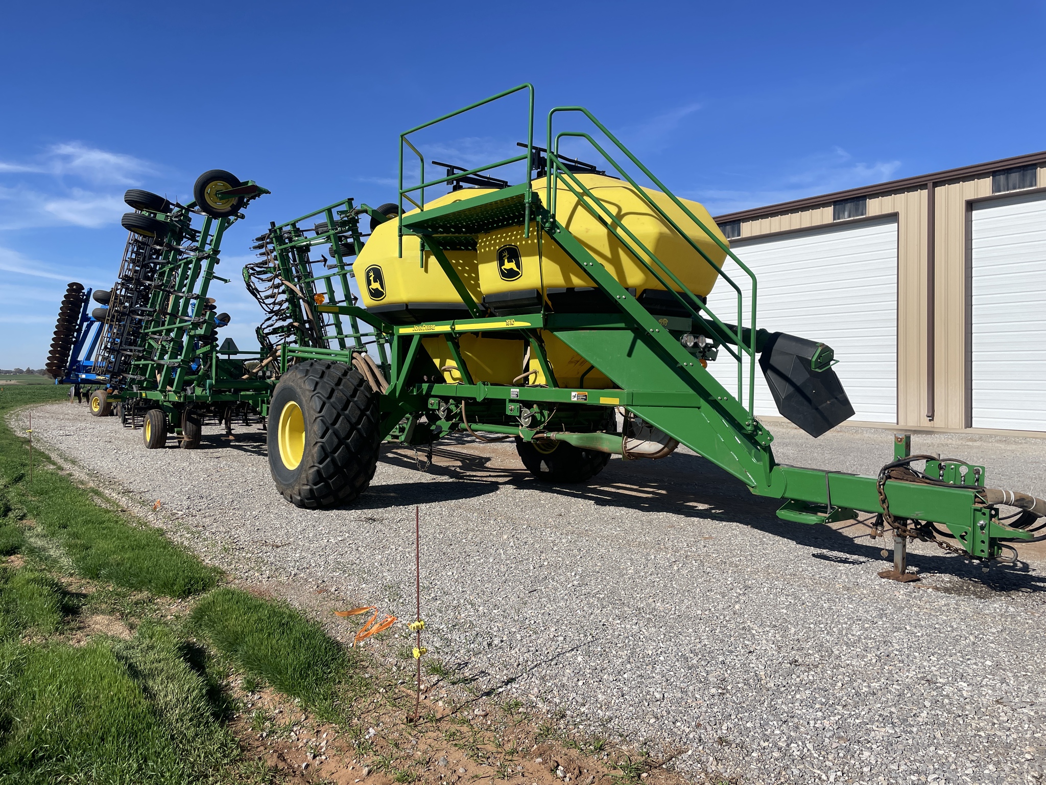 2009 John Deere 730 Image 3