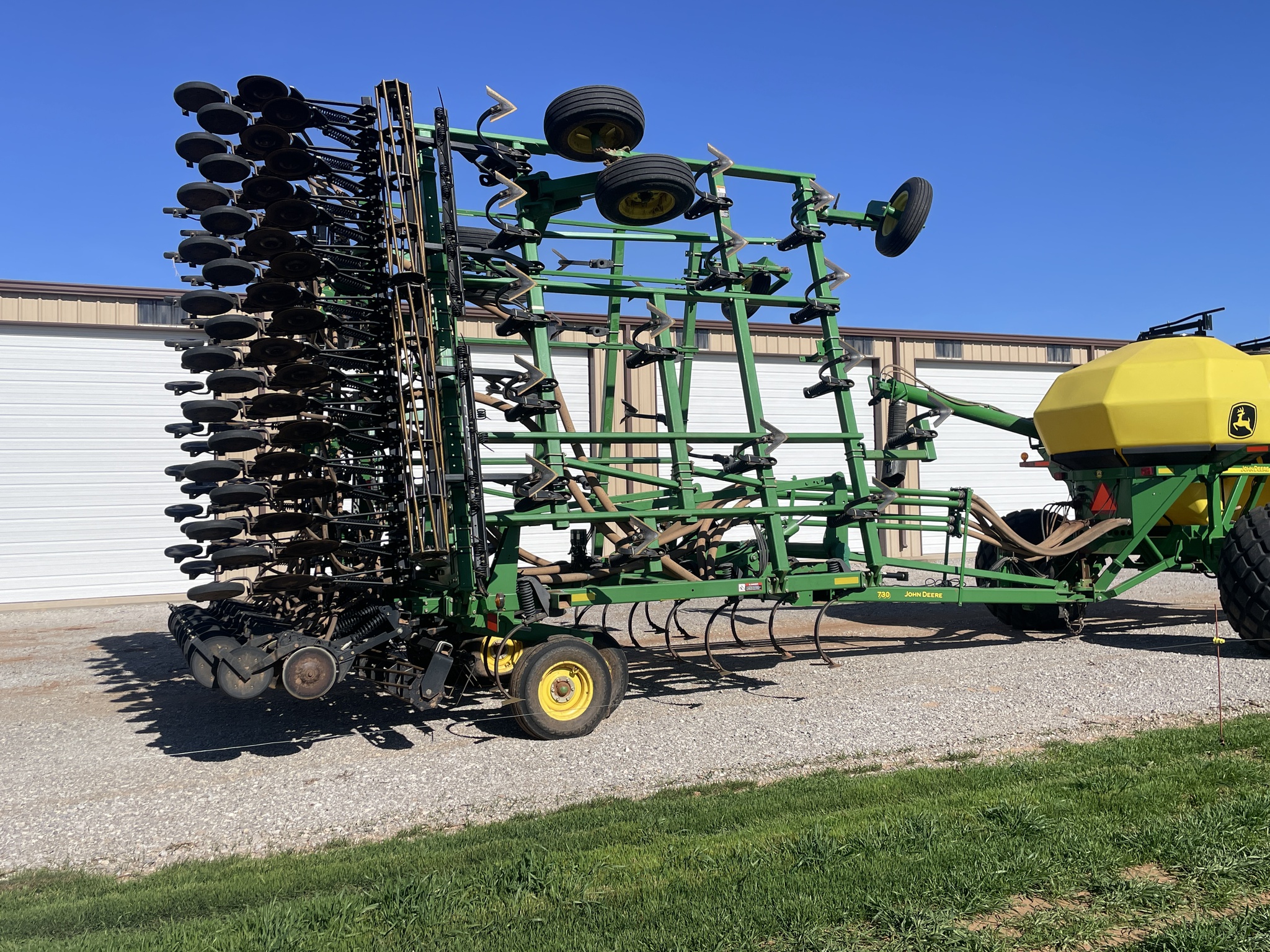 2009 John Deere 730 Image 6