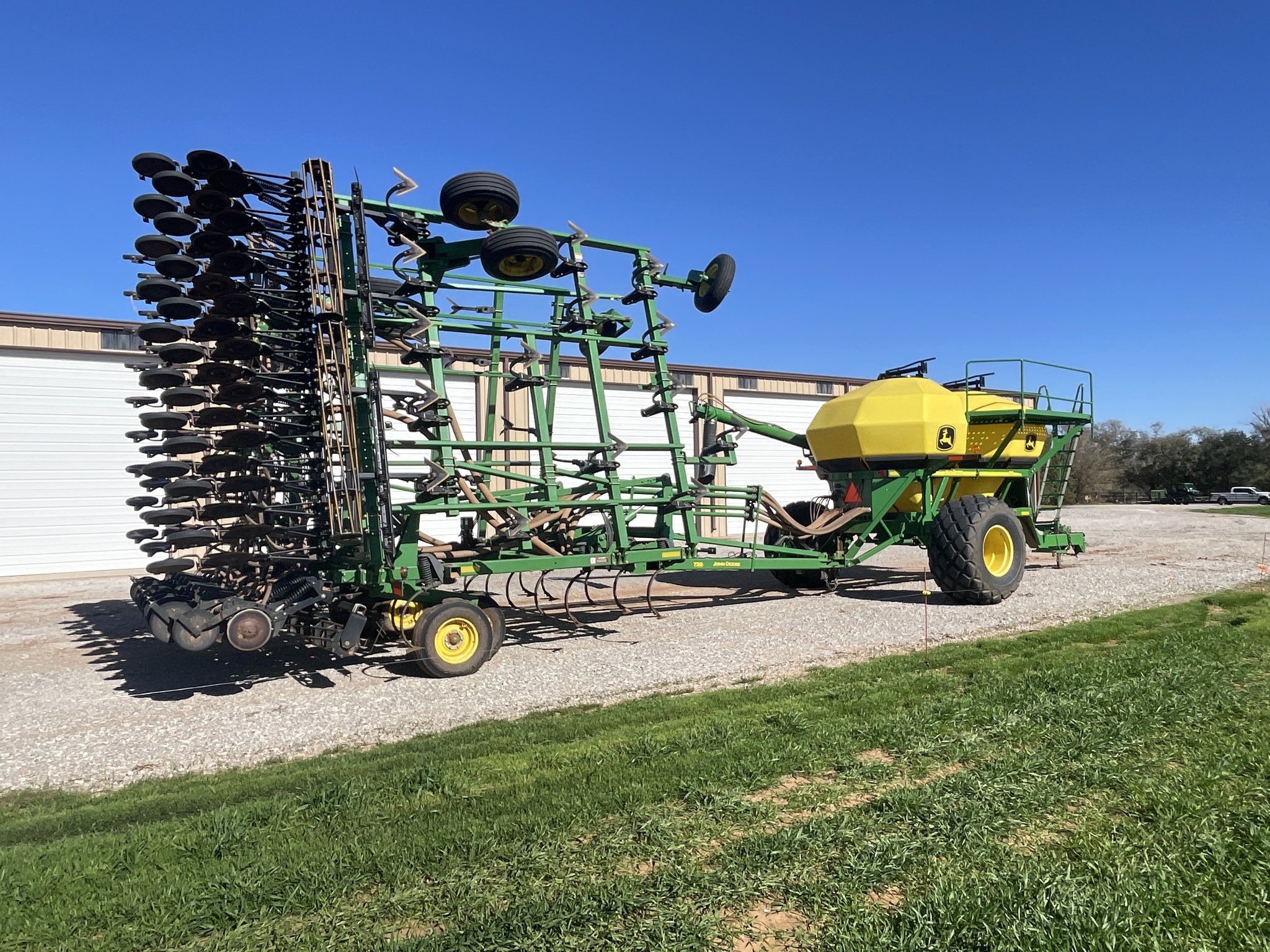 2009 John Deere 730 Image 7