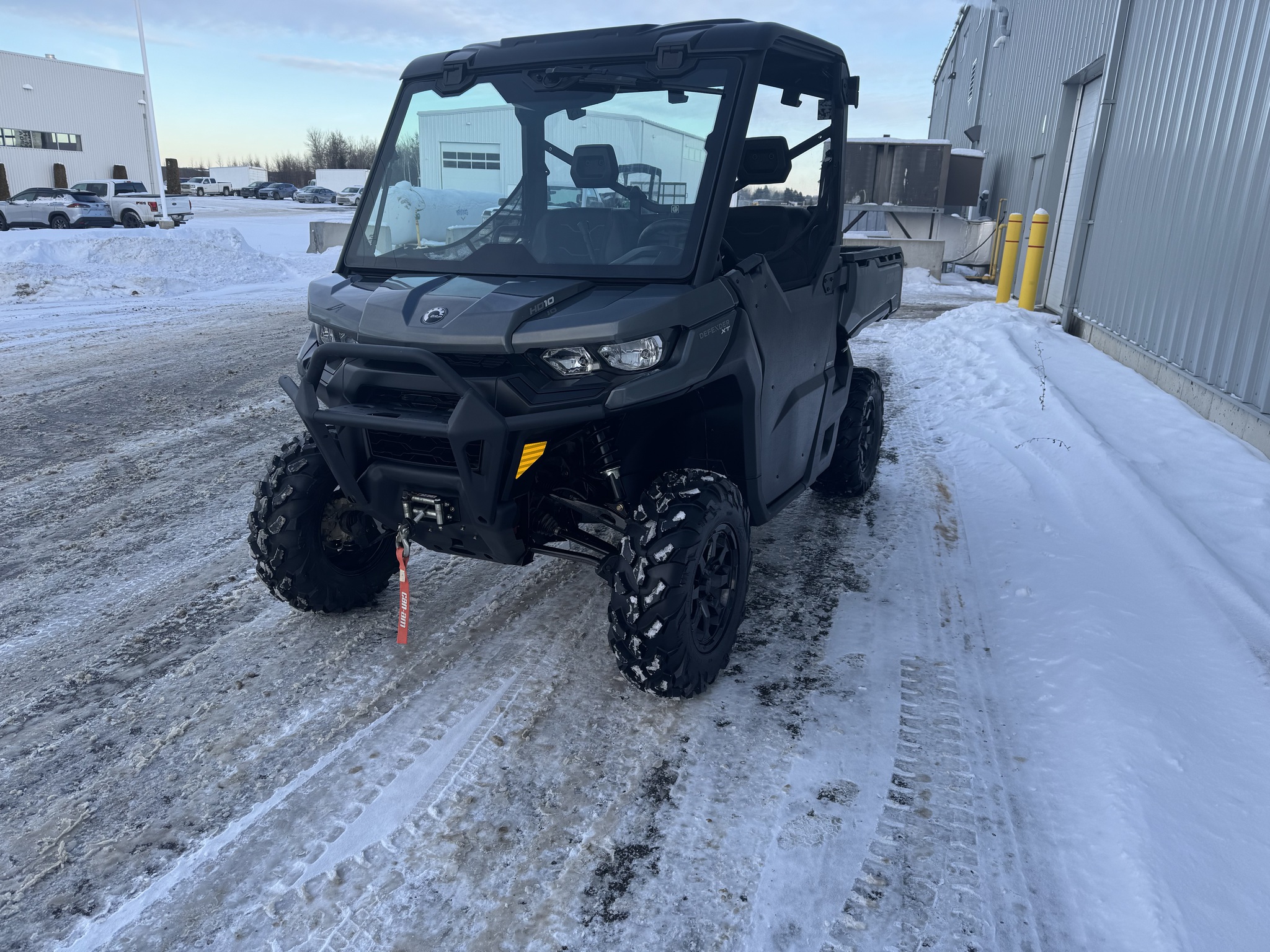 2023 Can-Am Defender HD10 XT Image 1