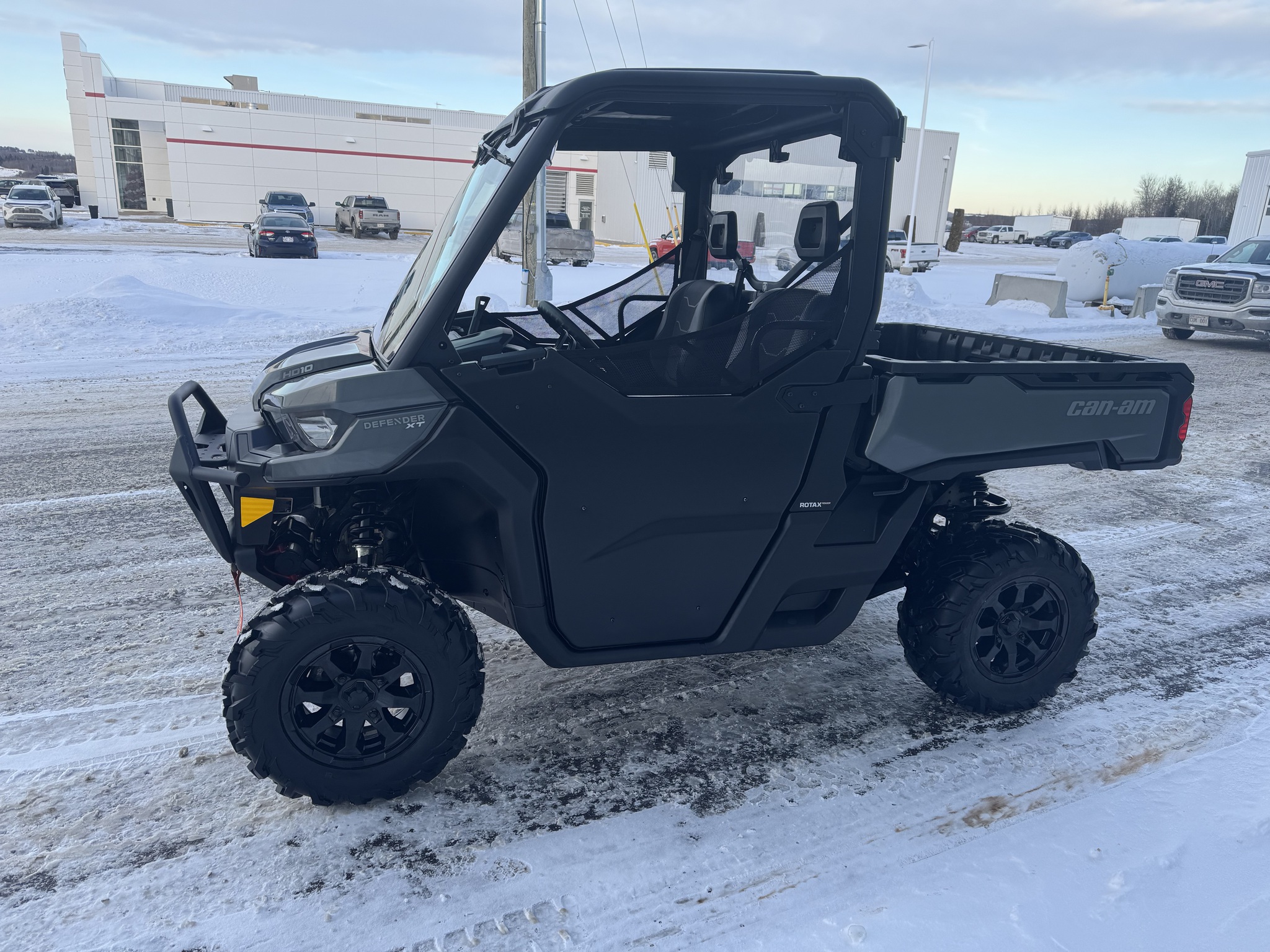 2023 Can-Am Defender HD10 XT Image 2