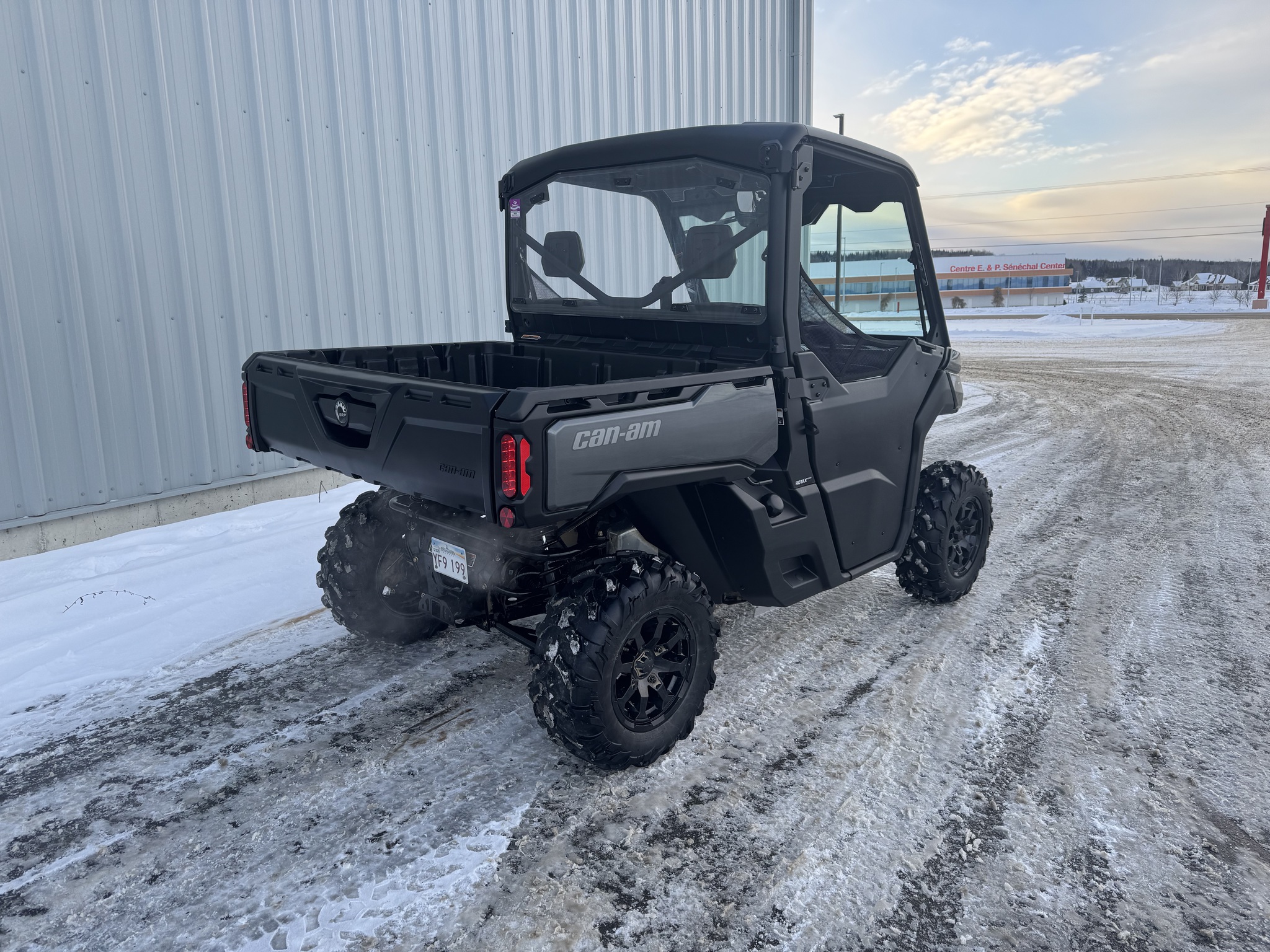 2023 Can-Am Defender HD10 XT Image 5