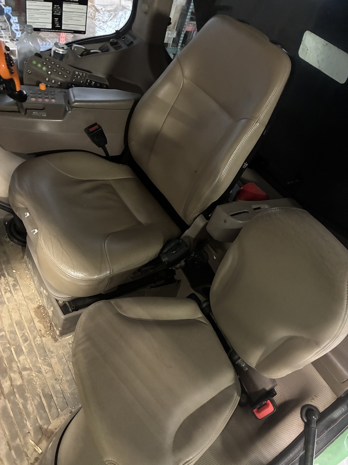 2017 John Deere R4045 Image 8