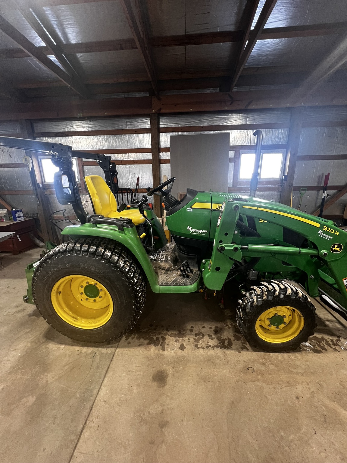 2022 John Deere 3046R Image 2
