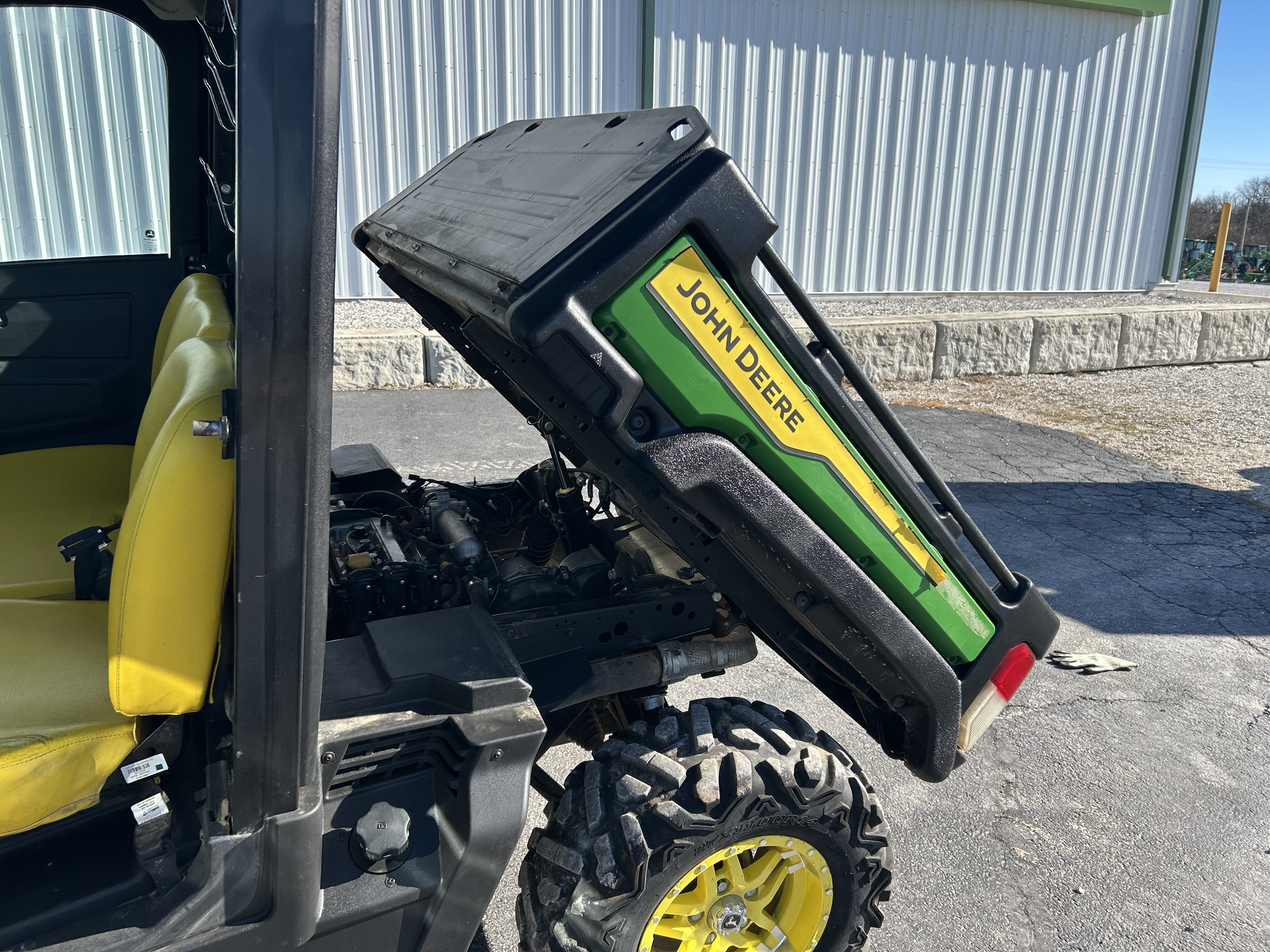  2020 John Deere XUV 835M at Heritage Tractor in Joplin, MO