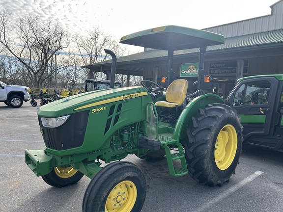 2019 John Deere 5065E Photo 5