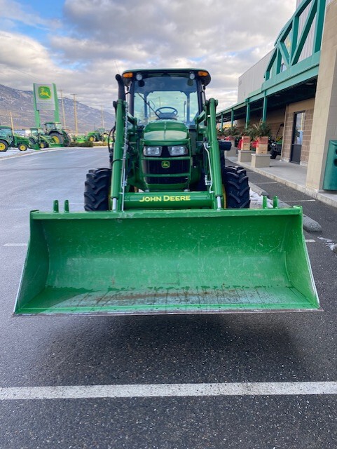 2022 John Deere 5100E Image 3