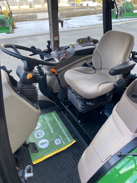2022 John Deere 5100E Image 8