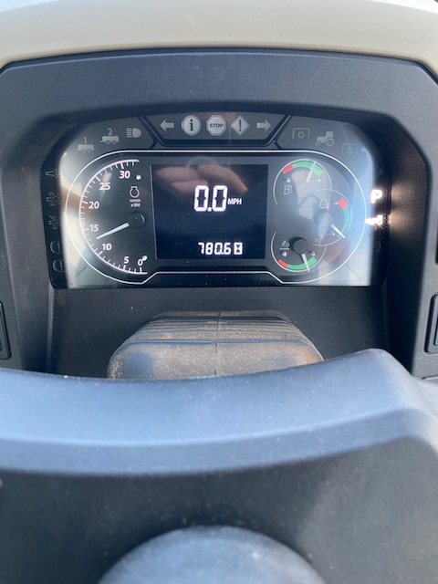 2022 John Deere 5100E Image 9