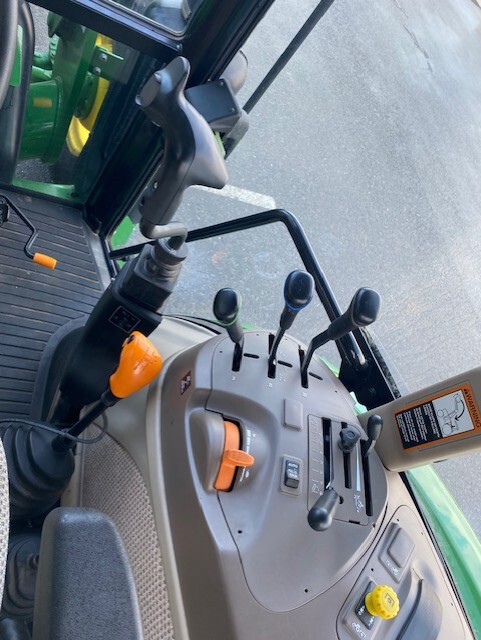2022 John Deere 5100E Image 10