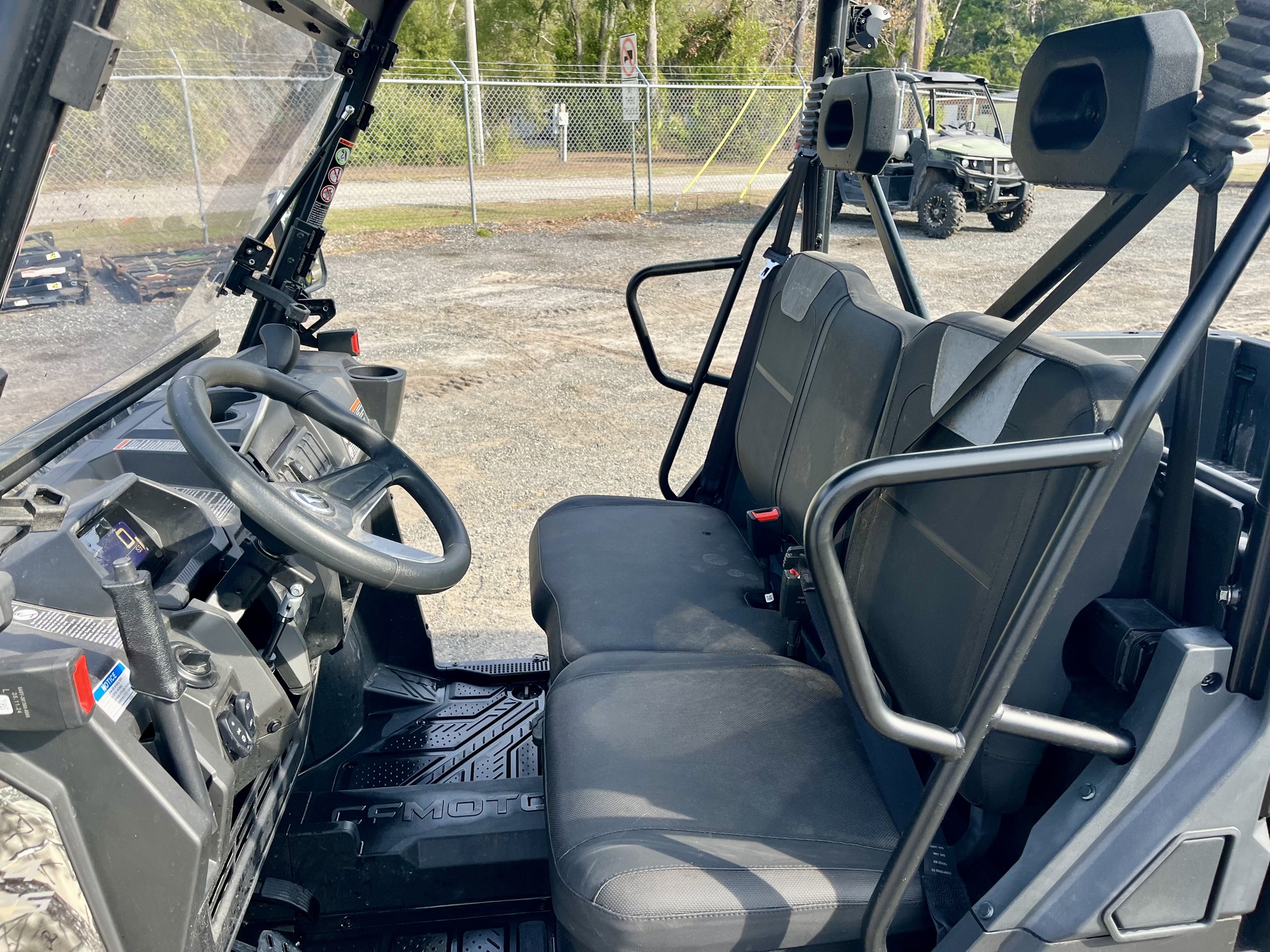 2025 CFMOTO UFORCE 600 Image 5