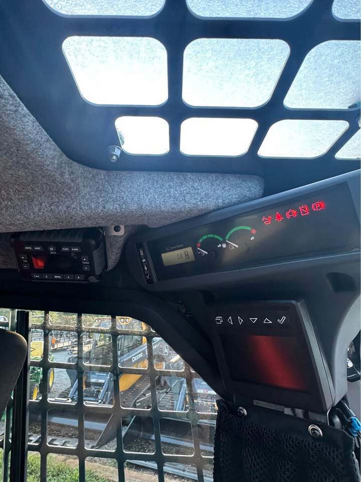 John Deere 317 P Image 8