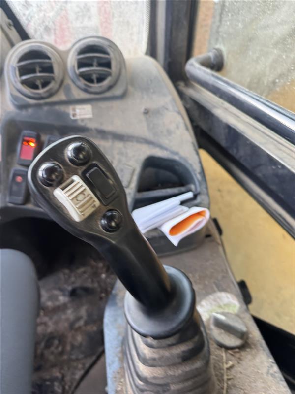 2019 Kubota R630 Image 4