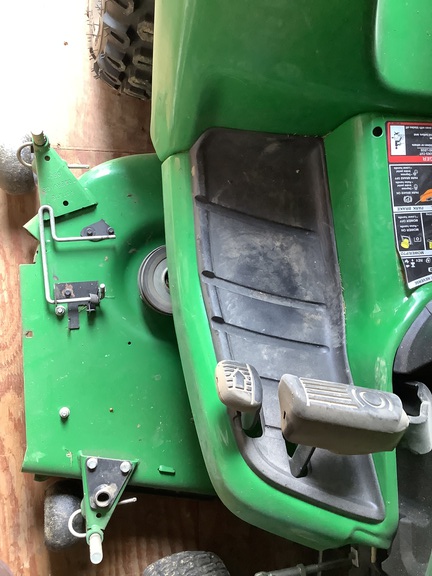 Photo of 2024 John Deere X590