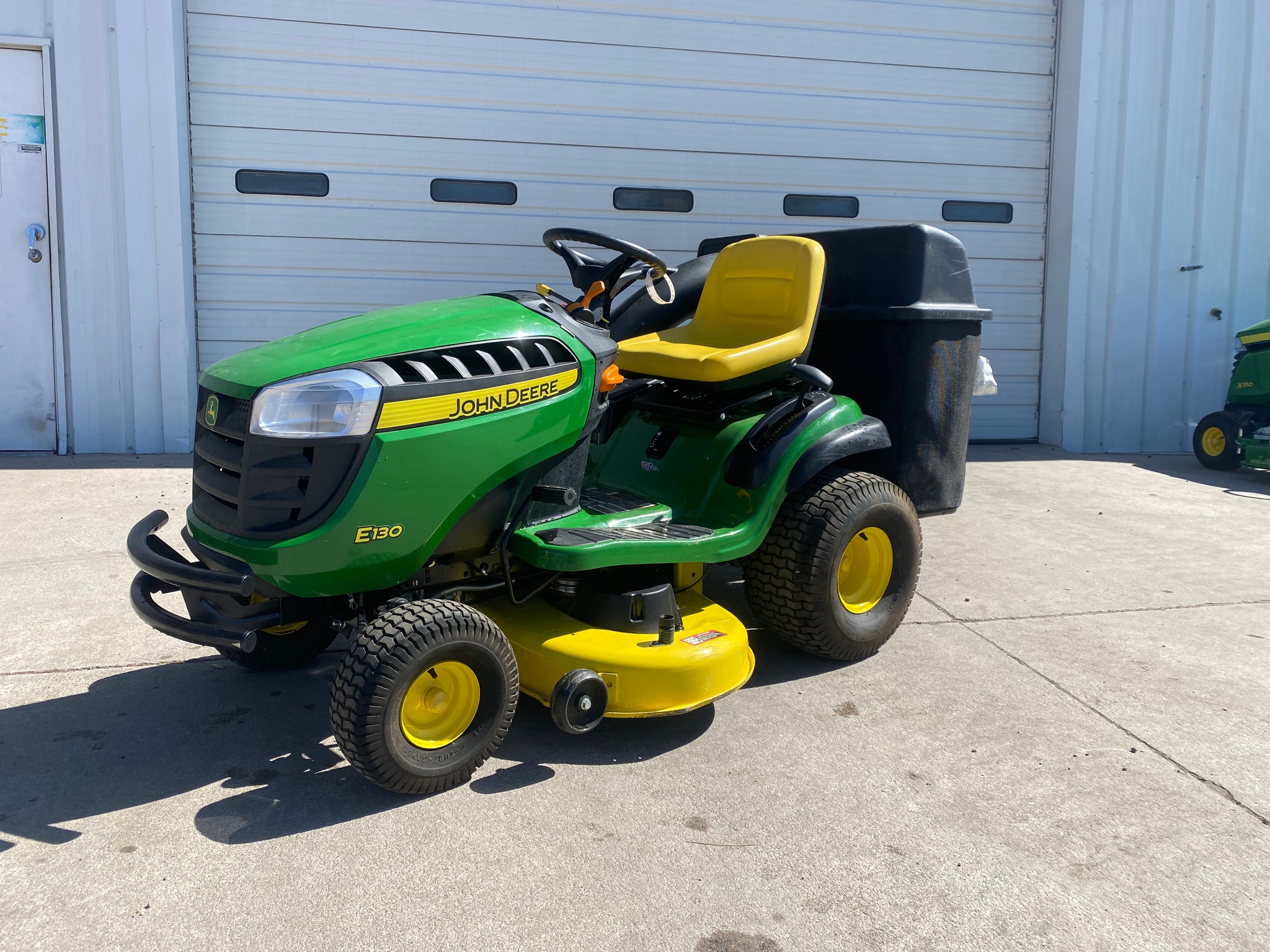 2018 John Deere E130 Image 1