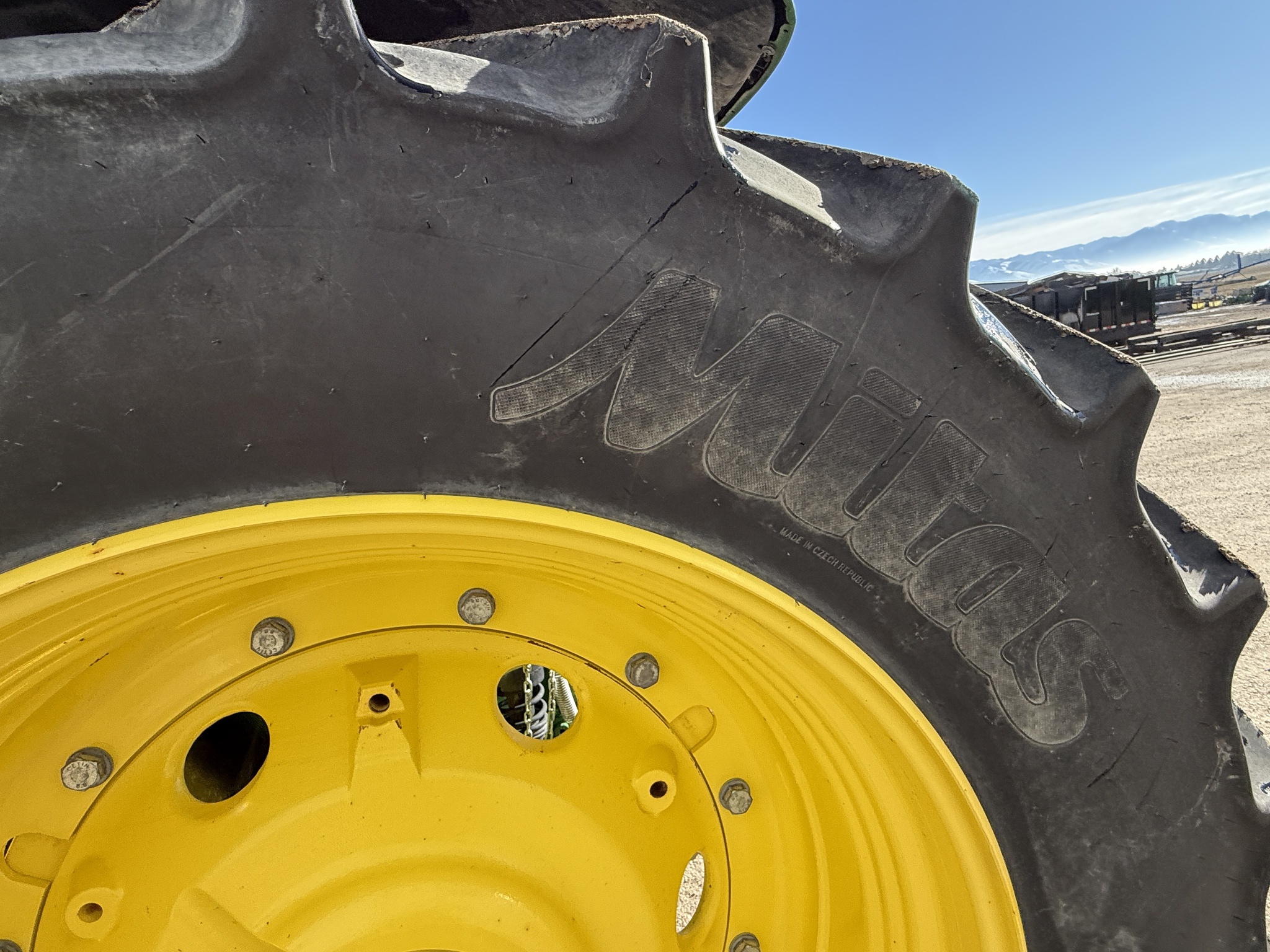 2022 John Deere 6145M Image 10