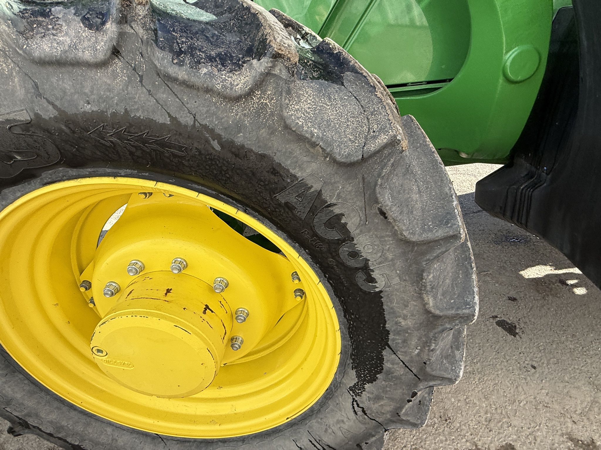 2022 John Deere 6145M Image 13