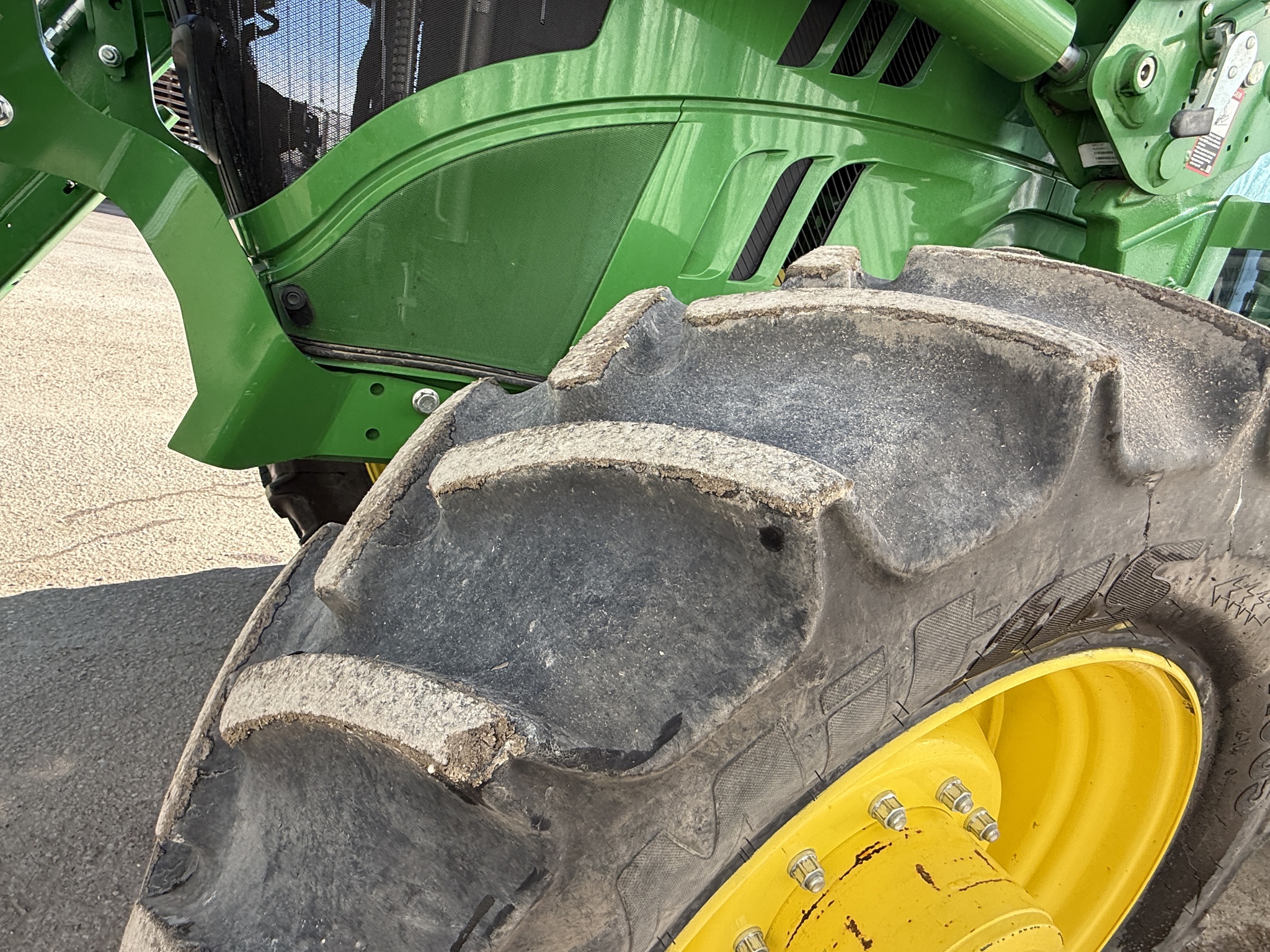 2022 John Deere 6145M Image 15