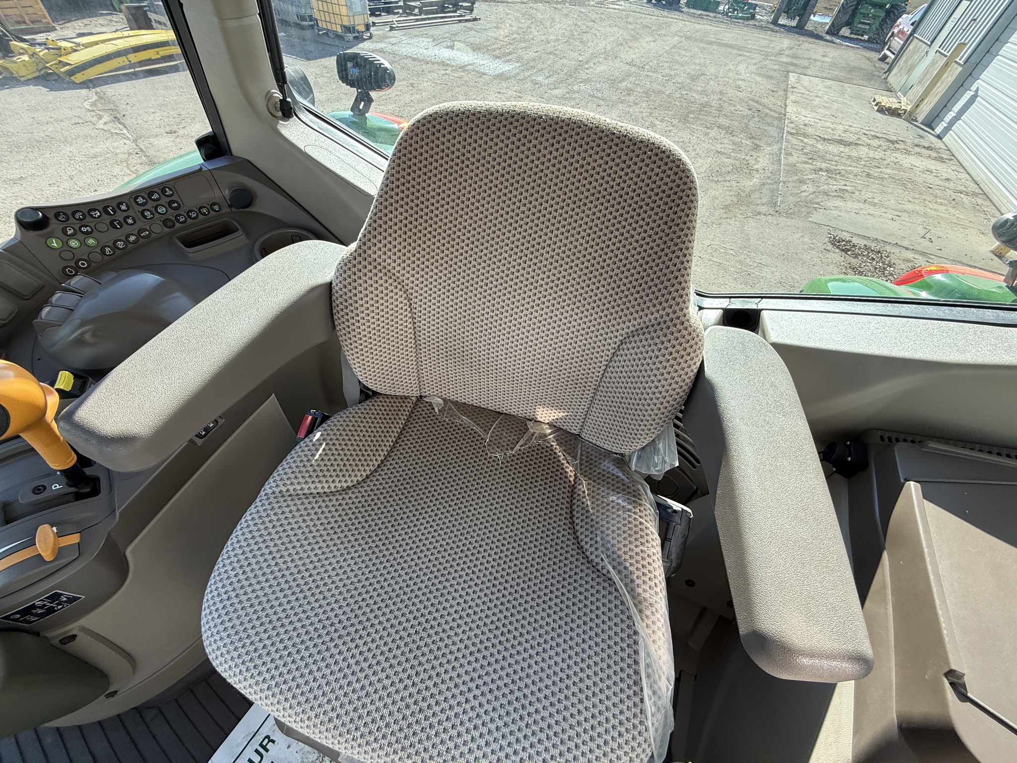 2022 John Deere 6145M Image 22