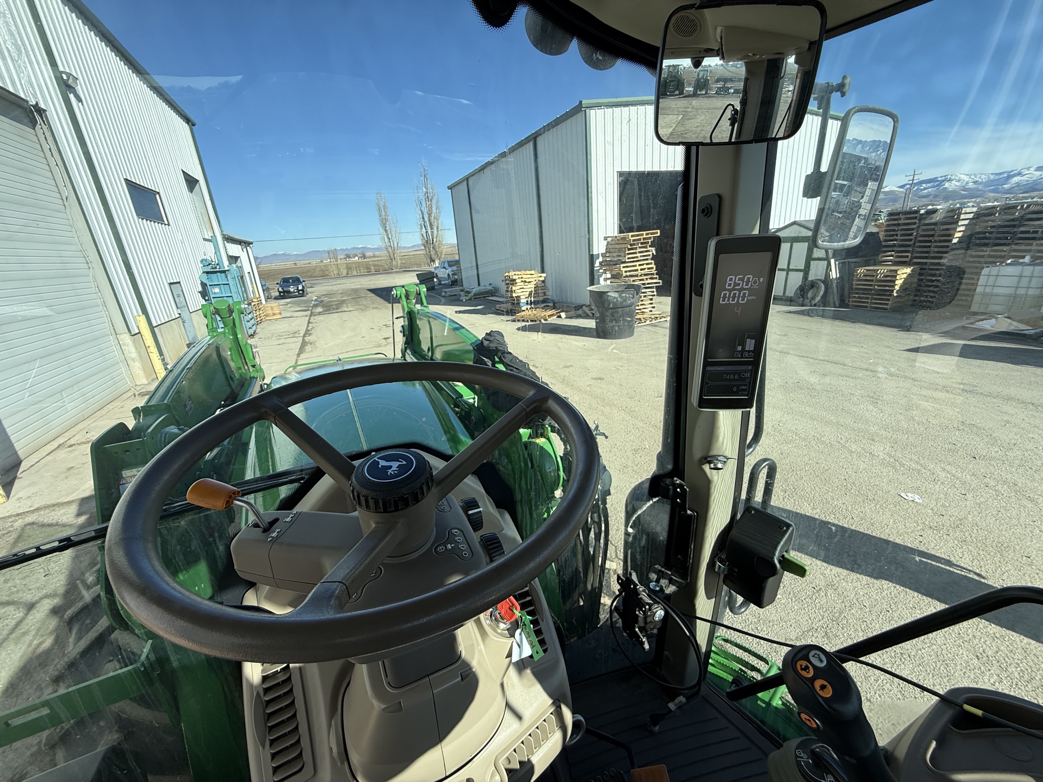 2022 John Deere 6145M Image 25