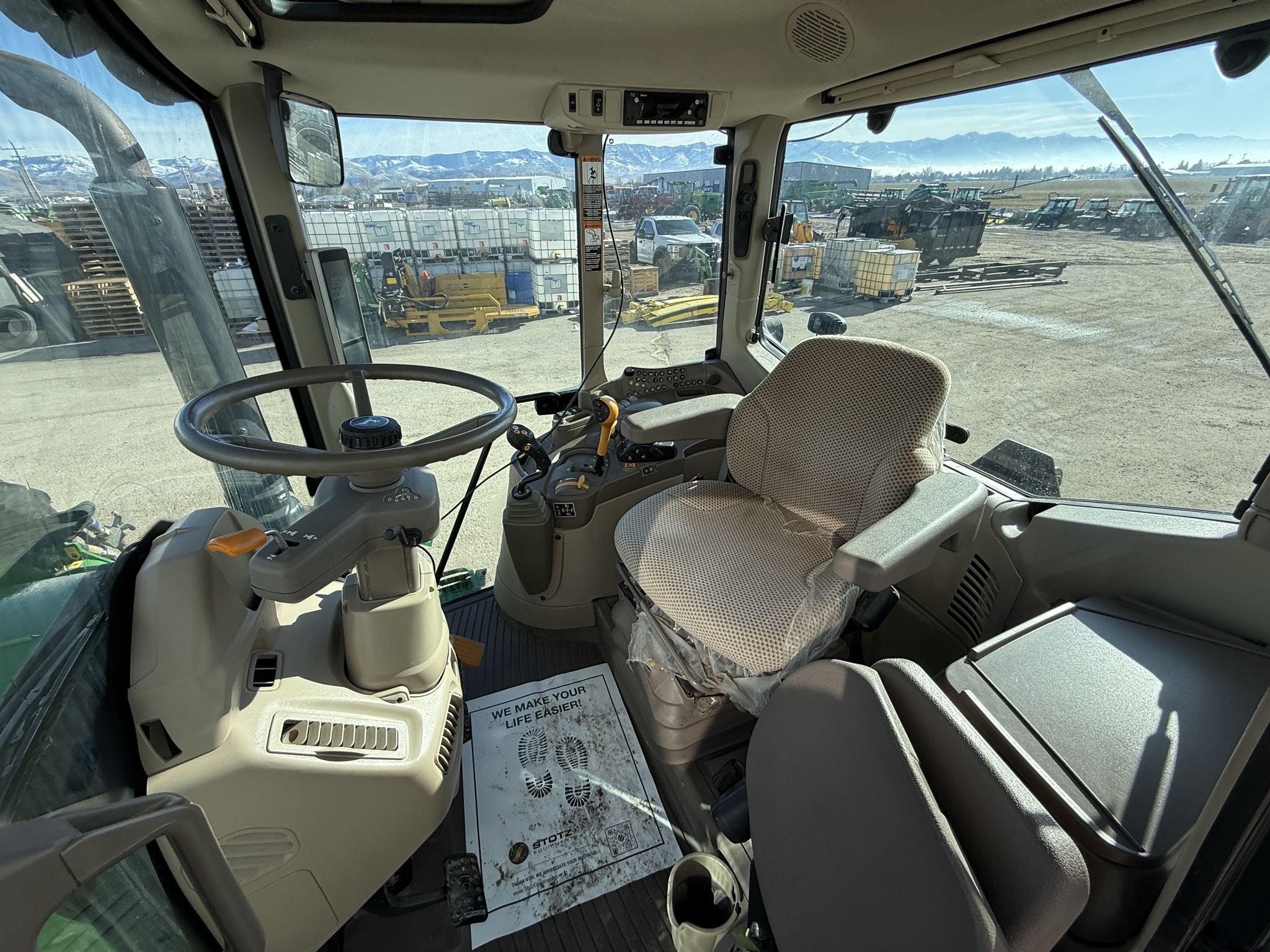 2022 John Deere 6145M Image 27