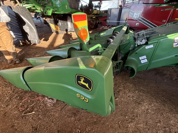 2004 John Deere 693