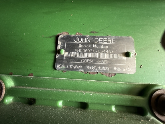 2004 John Deere 693