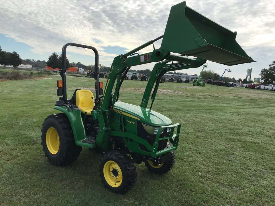2025 John Deere 3025E Image 1