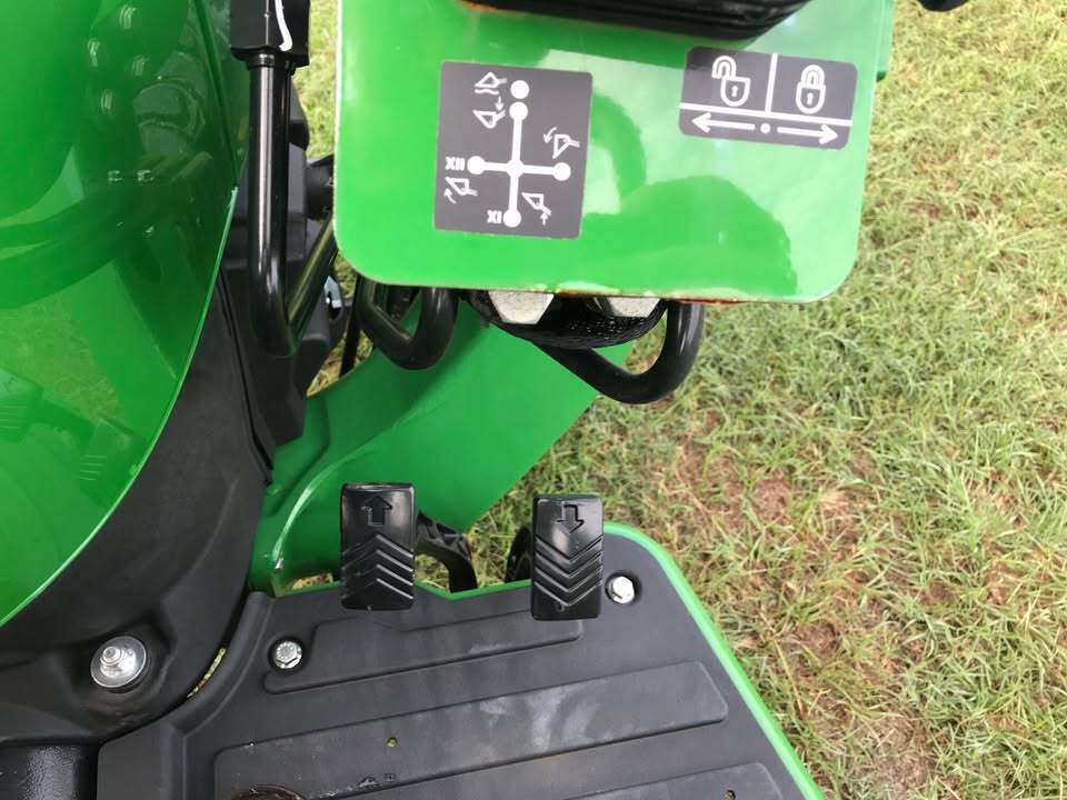 2025 John Deere 3025E Image 6