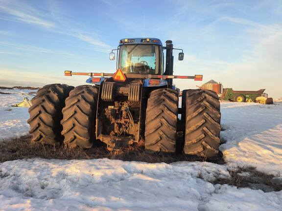 Used 2007 New Holland TJ480 Articulated 4WD Tractors at Horizon Ag & Turf in Falher, AB - Photo3