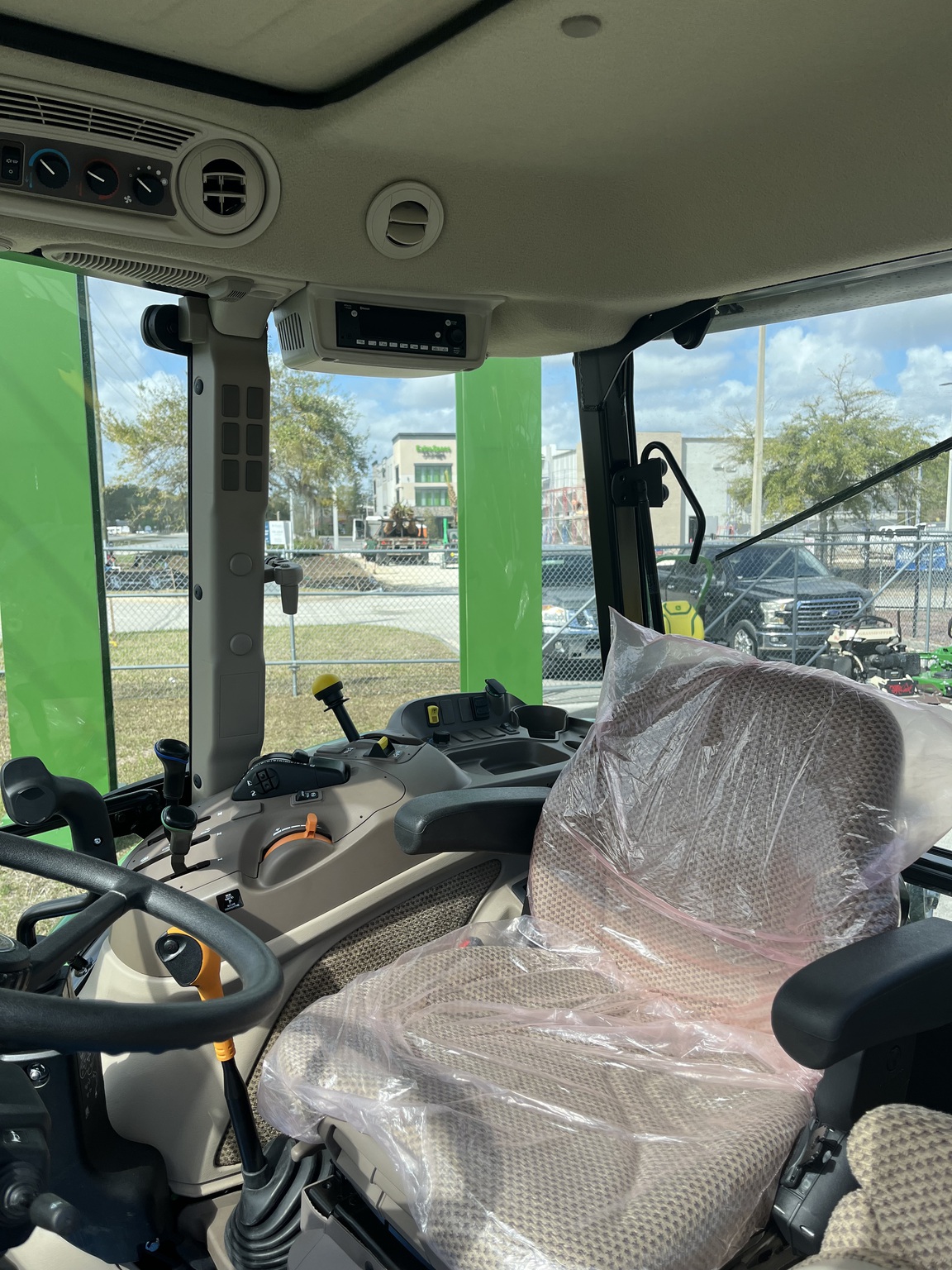 John Deere 5105M Image 7