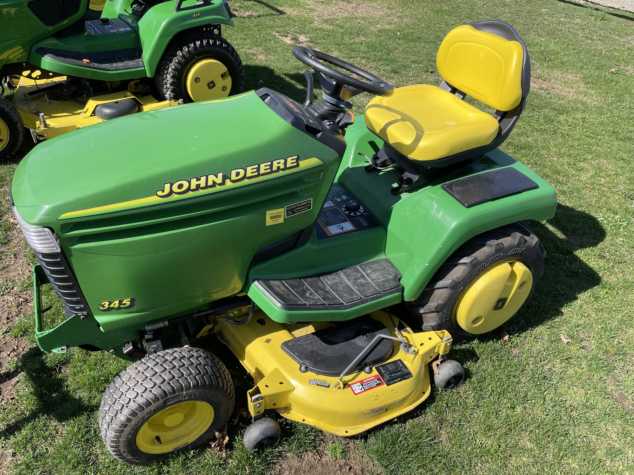 1998 John Deere 345 Image 1