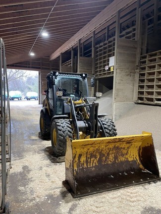 Photo of 2023 John Deere 184 G