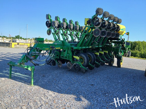 Photo of 2017 John Deere 1795
