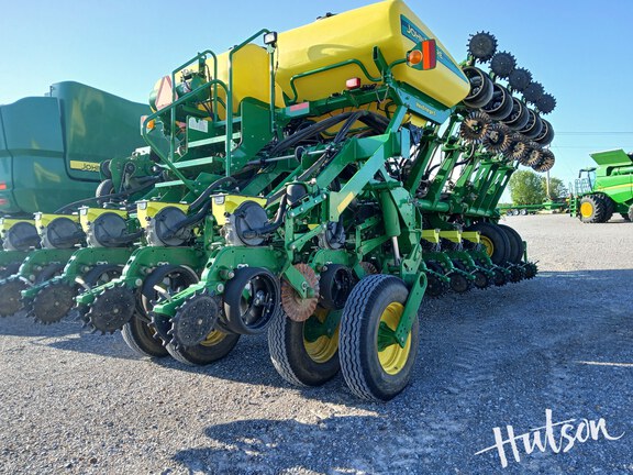 Photo of 2017 John Deere 1795
