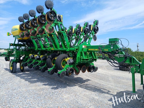 Photo of 2017 John Deere 1795