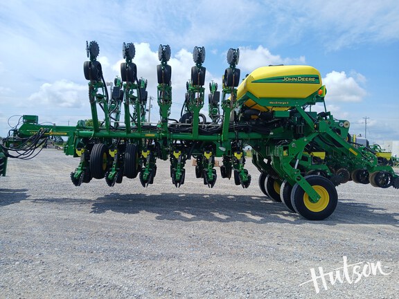 Photo of 2017 John Deere 1795