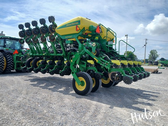 Photo of 2017 John Deere 1795