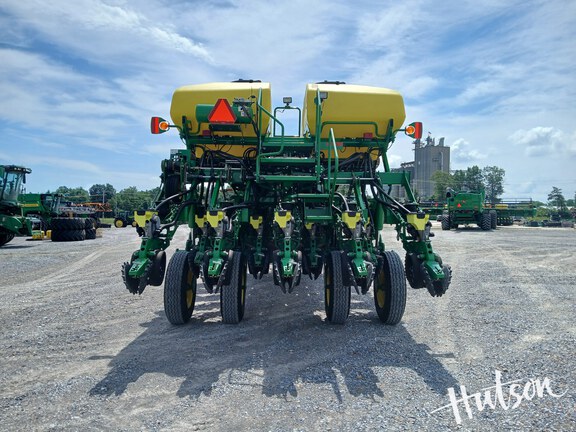 Photo of 2017 John Deere 1795