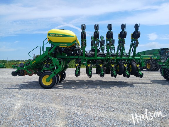 Photo of 2017 John Deere 1795