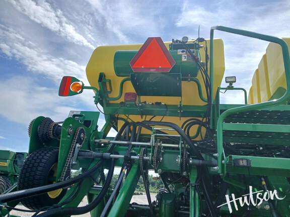 Photo of 2017 John Deere 1795