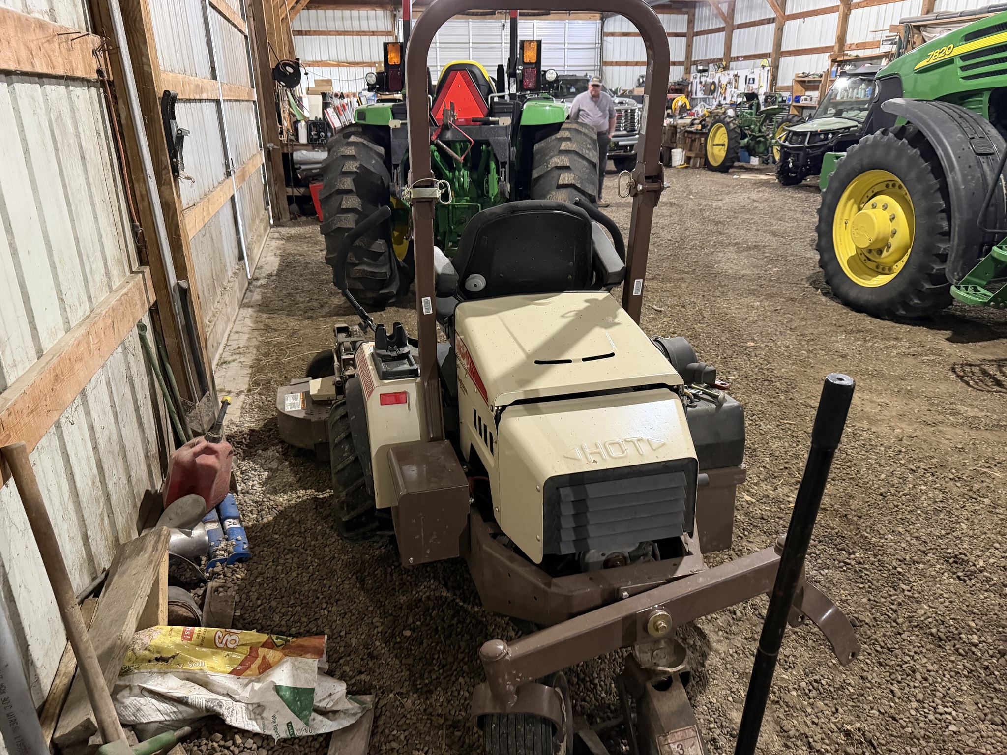 2022 Grasshopper 725DT Image 3