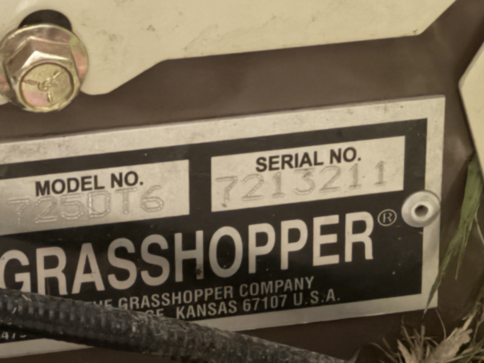 2022 Grasshopper 725DT Image 6