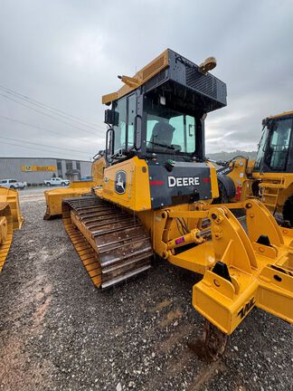 2025 John Deere 700L