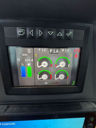 2025 John Deere 700L