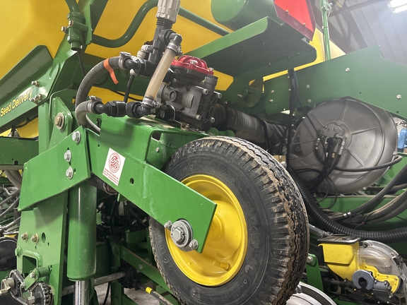 Used 2012 John Deere 1770NT CCS Planters: Drawn at Koenig Equipment in Greenville, OH - Photo9